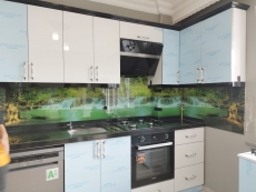 Beyaz renk mutfak dolab� montaj�